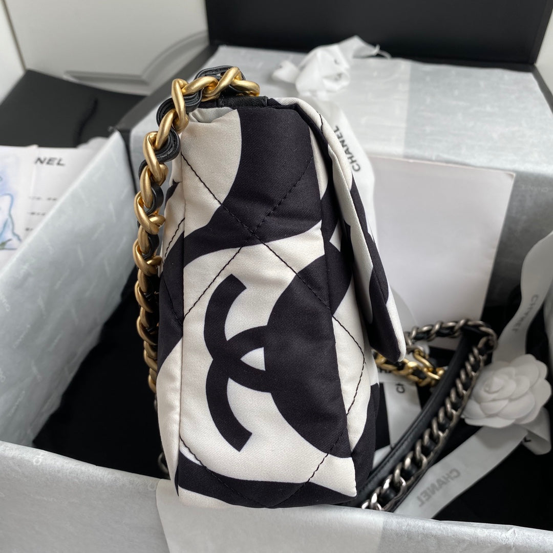 Chanel - Luxury Bag - CHL - 763