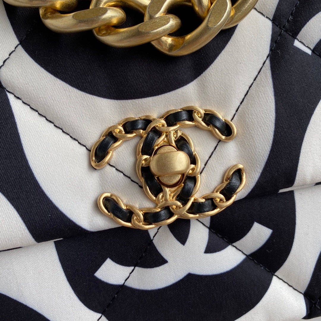 Chanel - Luxury Bag - CHL - 762