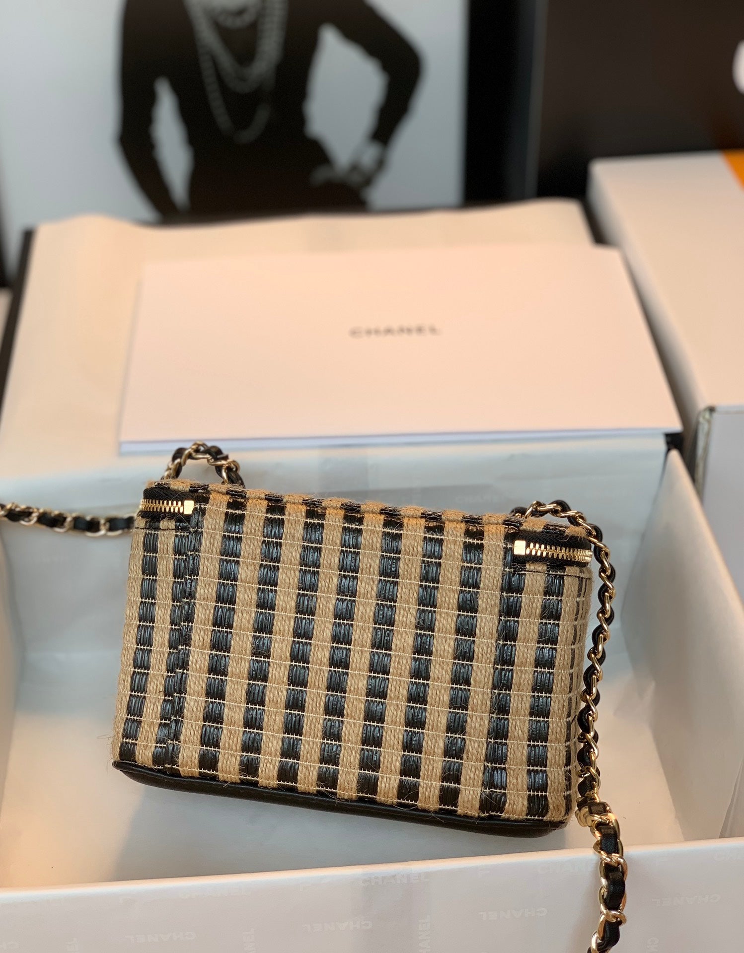 Chanel - Luxury Bag - CHL - 749