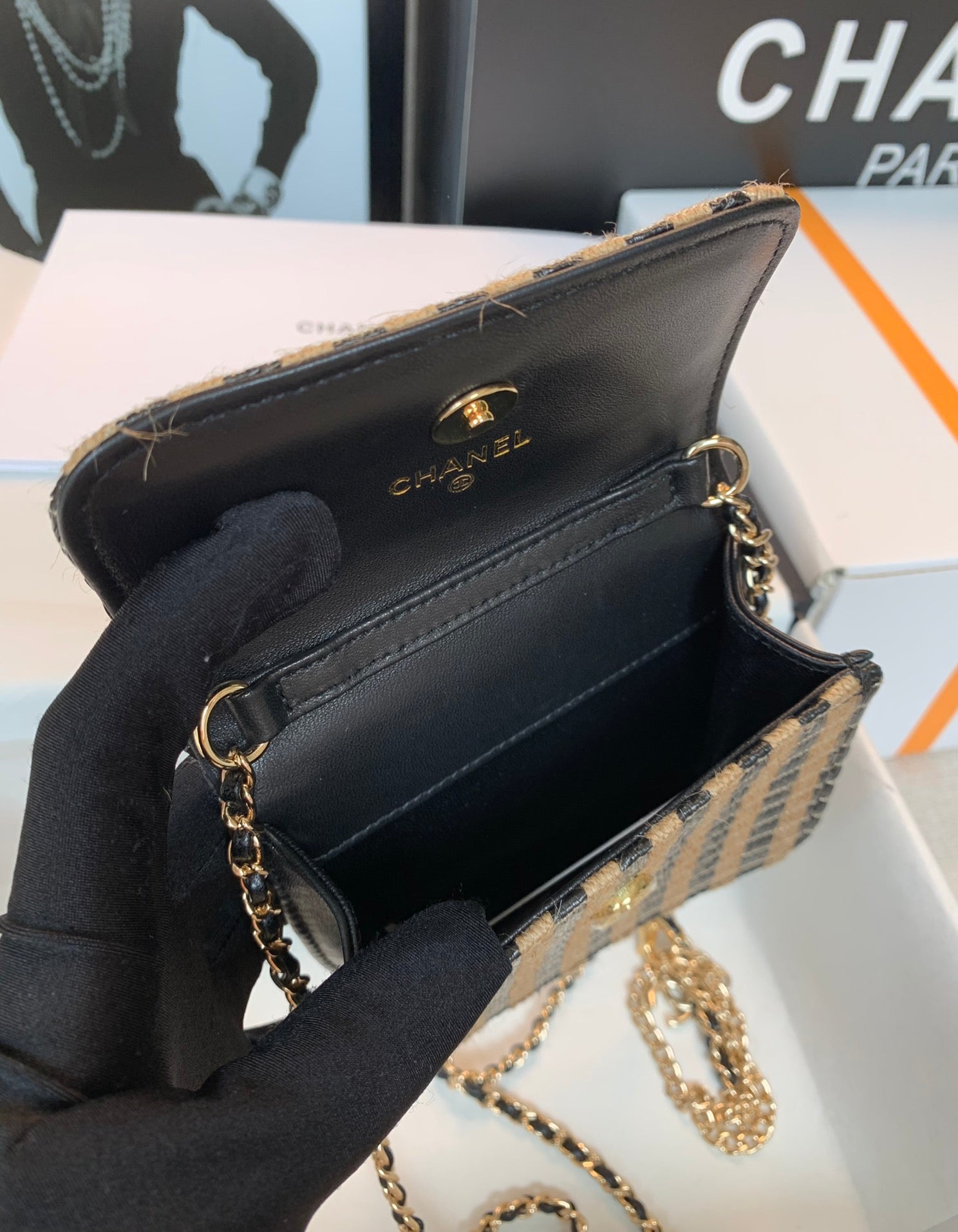 Chanel - Luxury Bag - CHL - 750