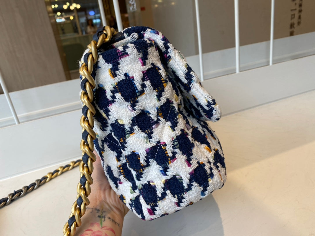 Chanel - Luxury Bag - CHL - 679