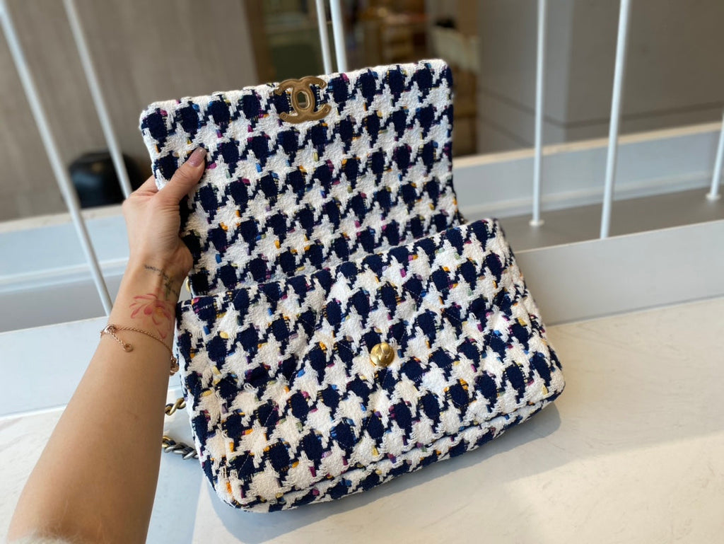 Chanel - Luxury Bag - CHL - 679
