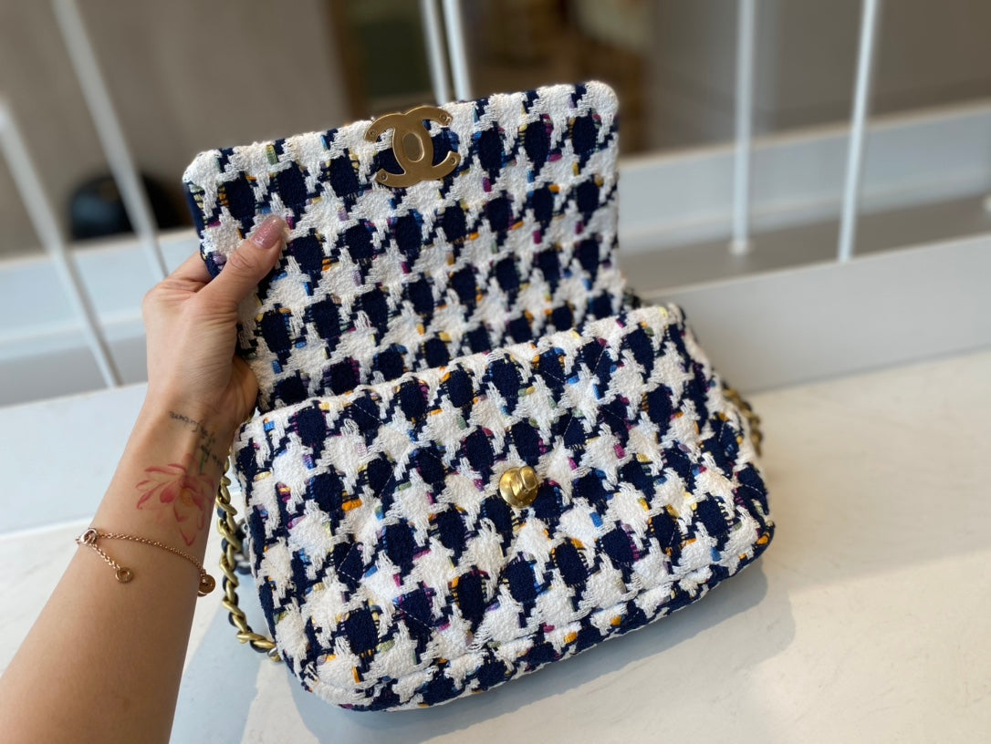 Chanel - Luxury Bag - CHL - 680