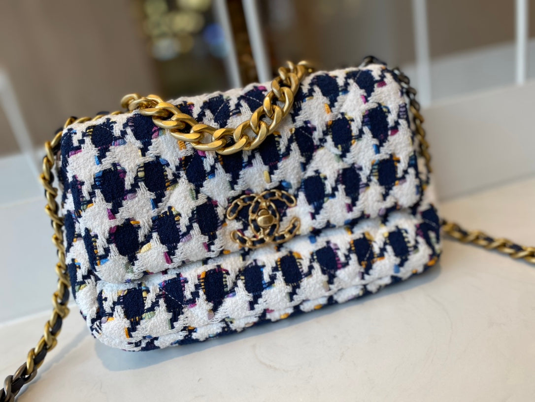 Chanel - Luxury Bag - CHL - 680