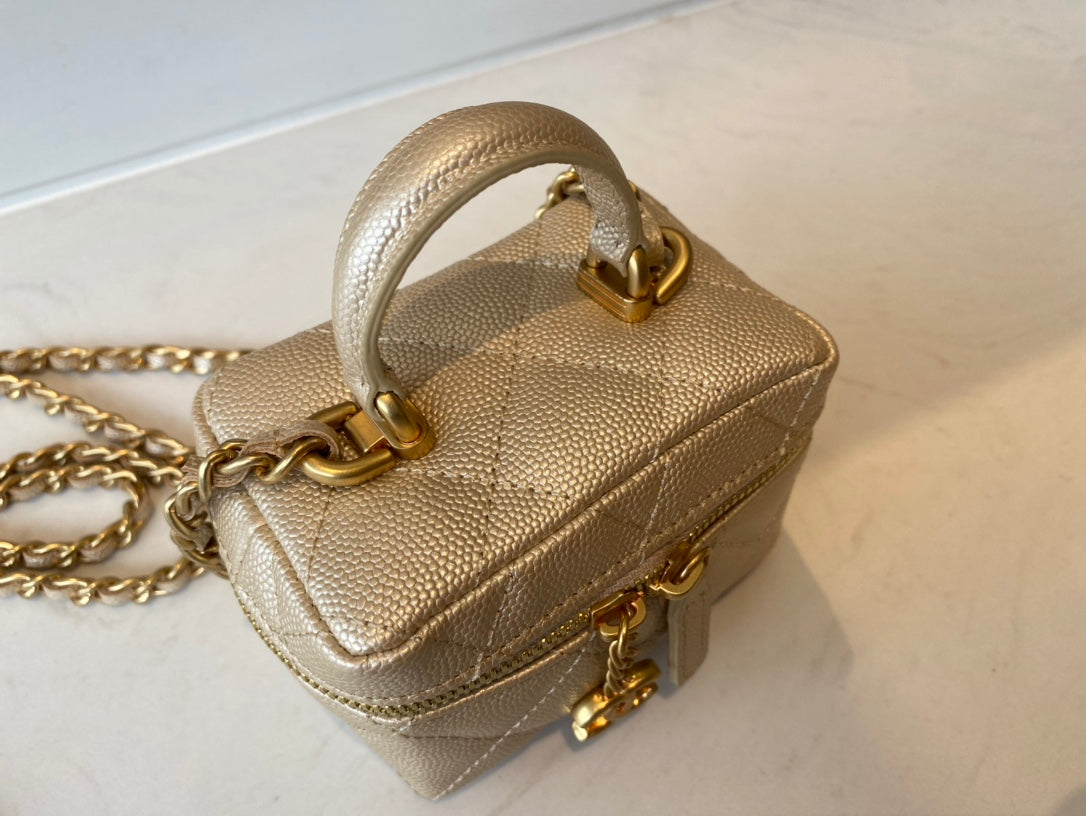 Chanel - Luxury Bag - CHL - 773