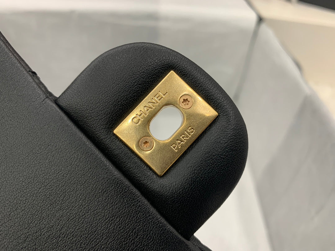 Chanel - Luxury Bag - CHL - 921