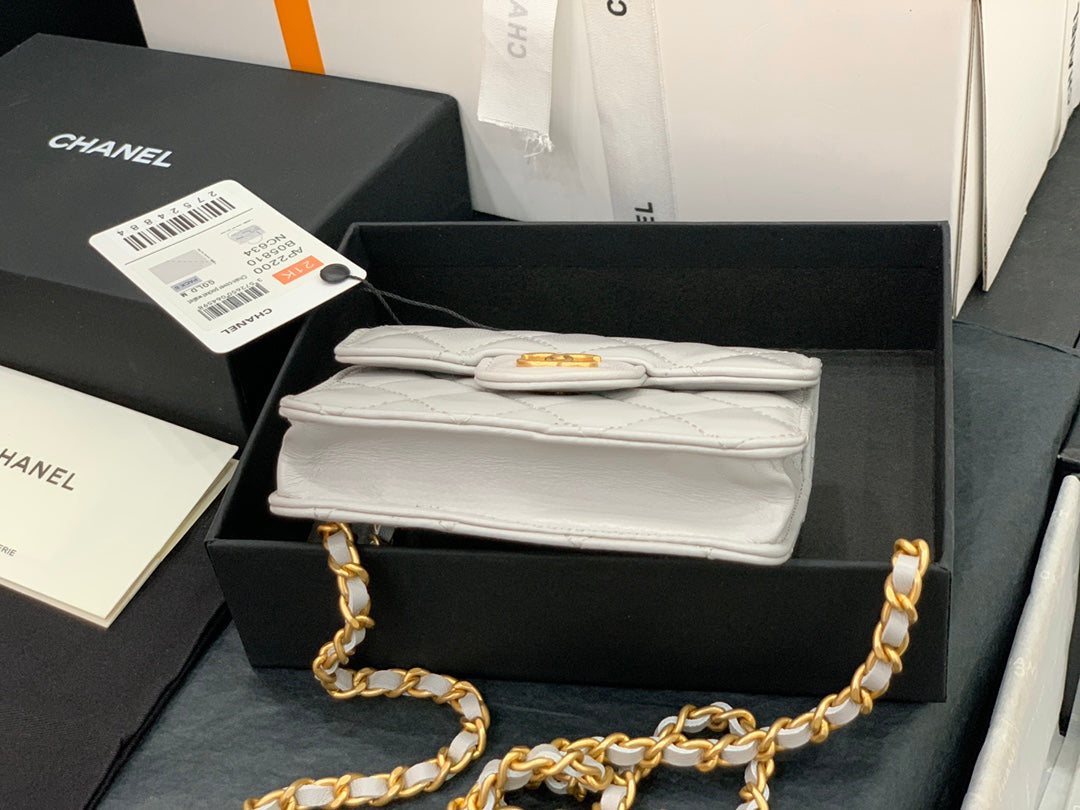 Chanel - Luxury Bag - CHL - 935