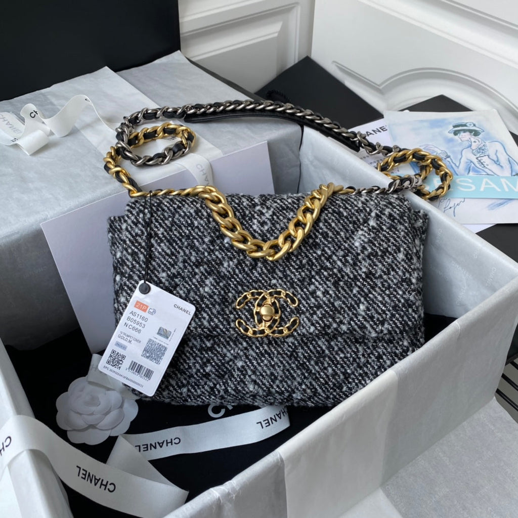 Chanel - Luxury Bag - CHL - 930