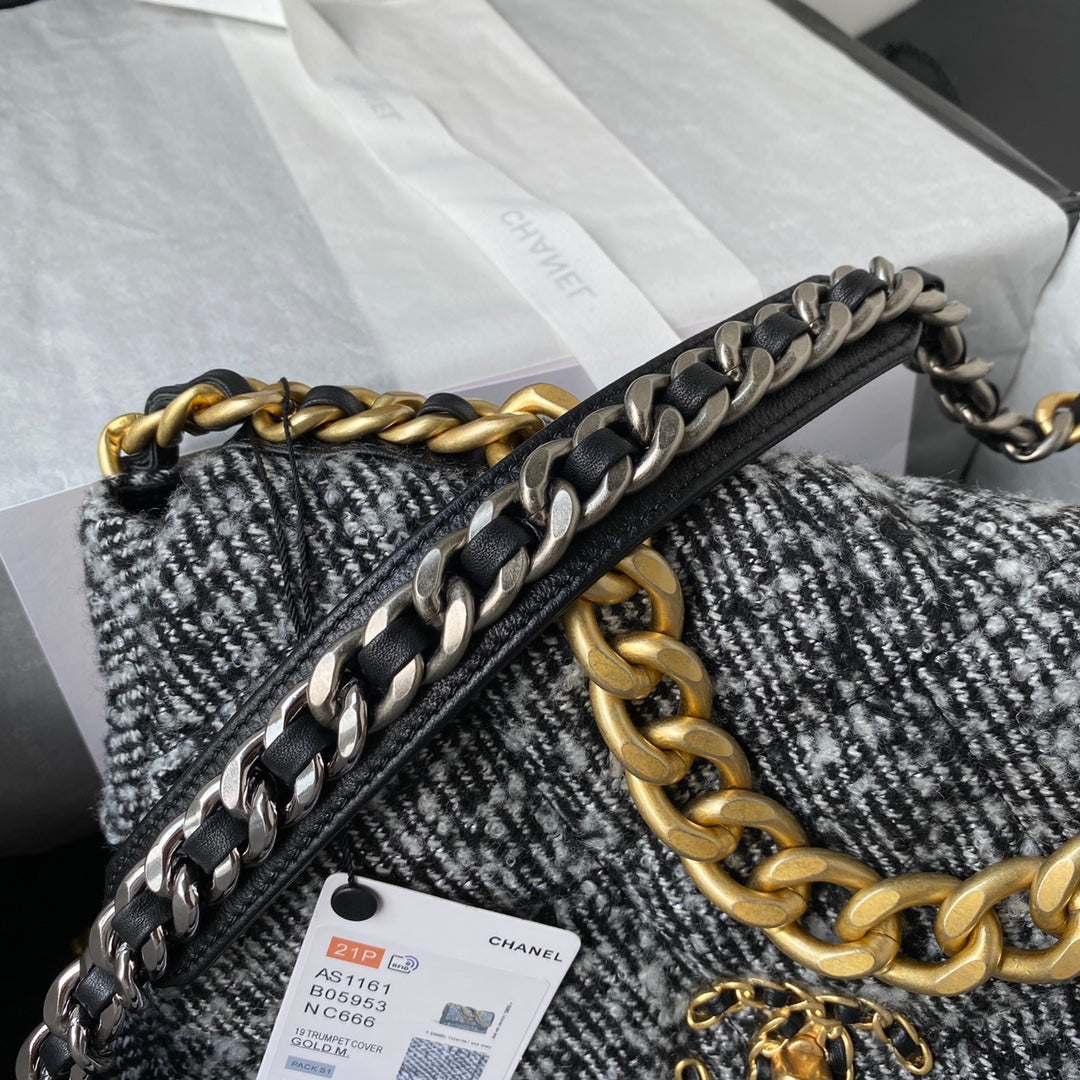Chanel - Luxury Bag - CHL - 932