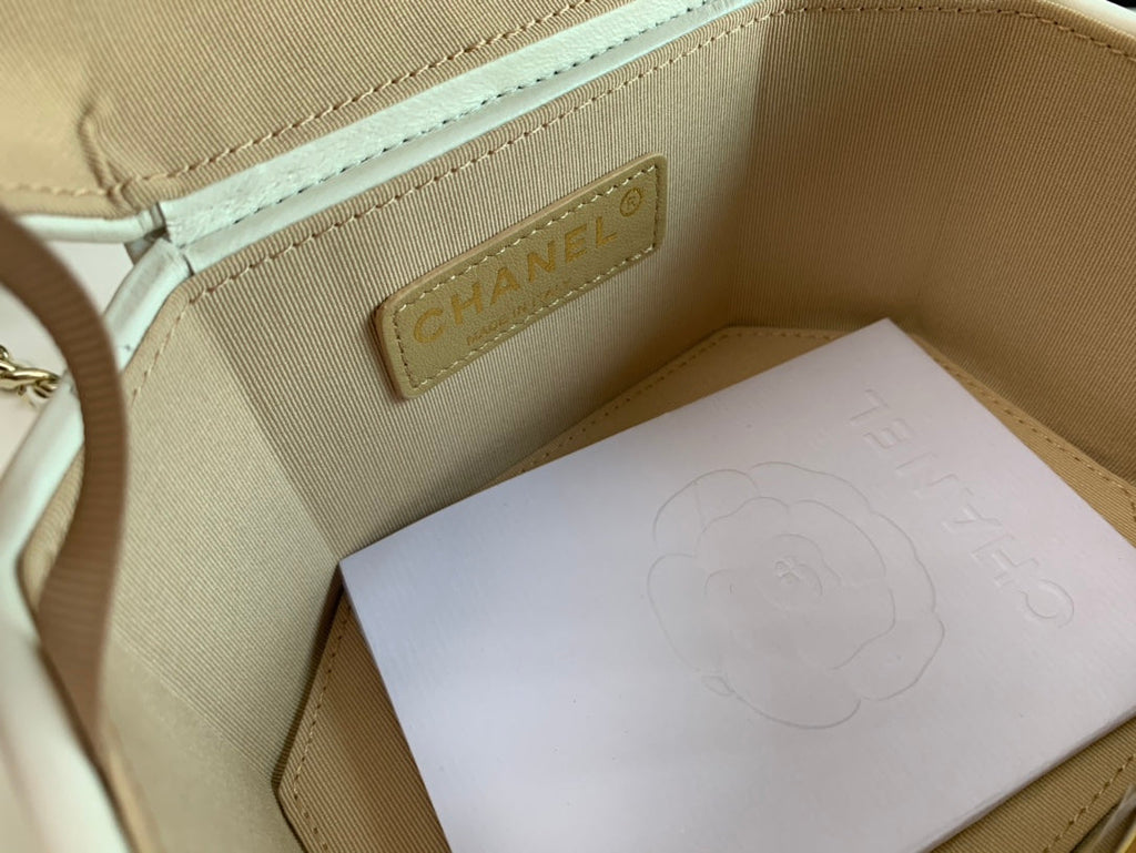 Chanel - Luxury Bag - CHL - 915