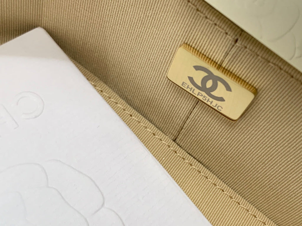 Chanel - Luxury Bag - CHL - 915