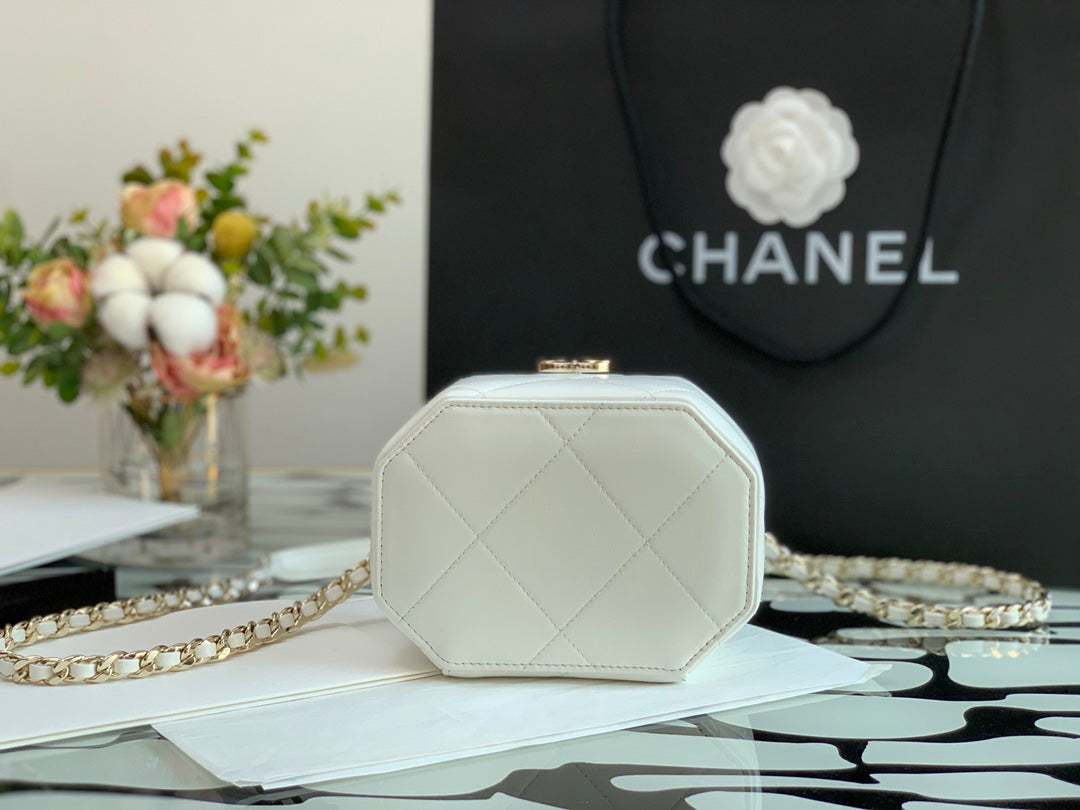 Chanel - Luxury Bag - CHL - 915