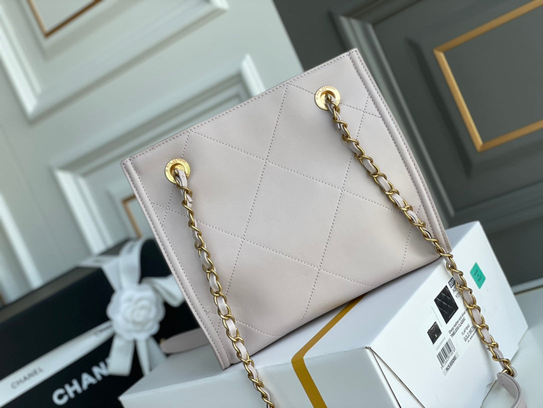 Chanel - Luxury Bag - CHL - 910
