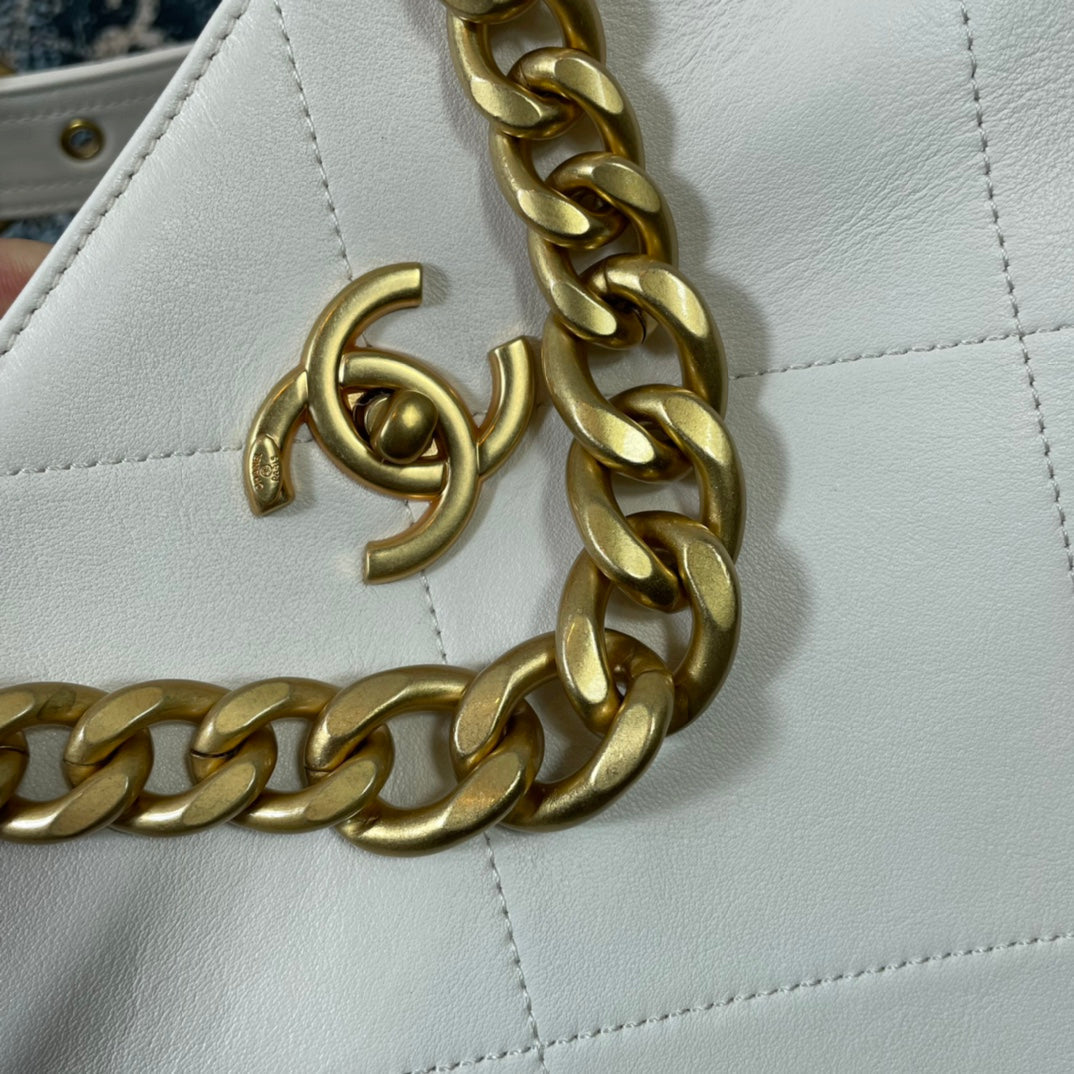 Chanel - Luxury Bag - CHL - 885