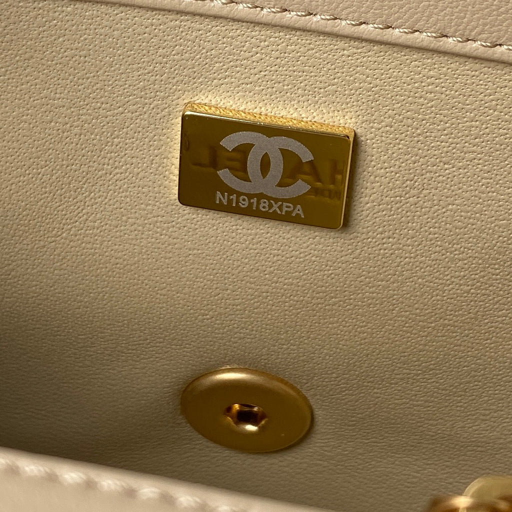 Chanel - Luxury Bag - CHL - 527