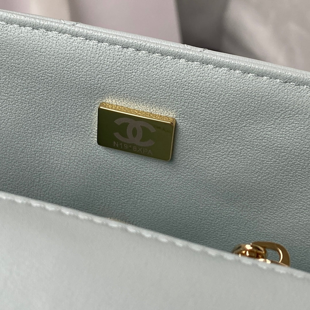 Chanel - Luxury Bag - CHL - 690