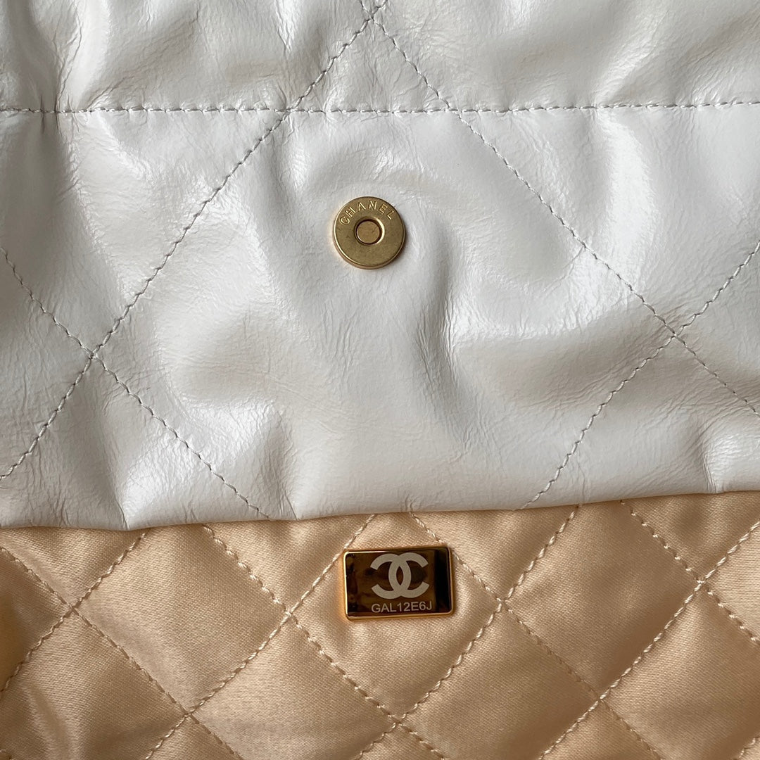 Chanel - Luxury Bag - CHL - 981