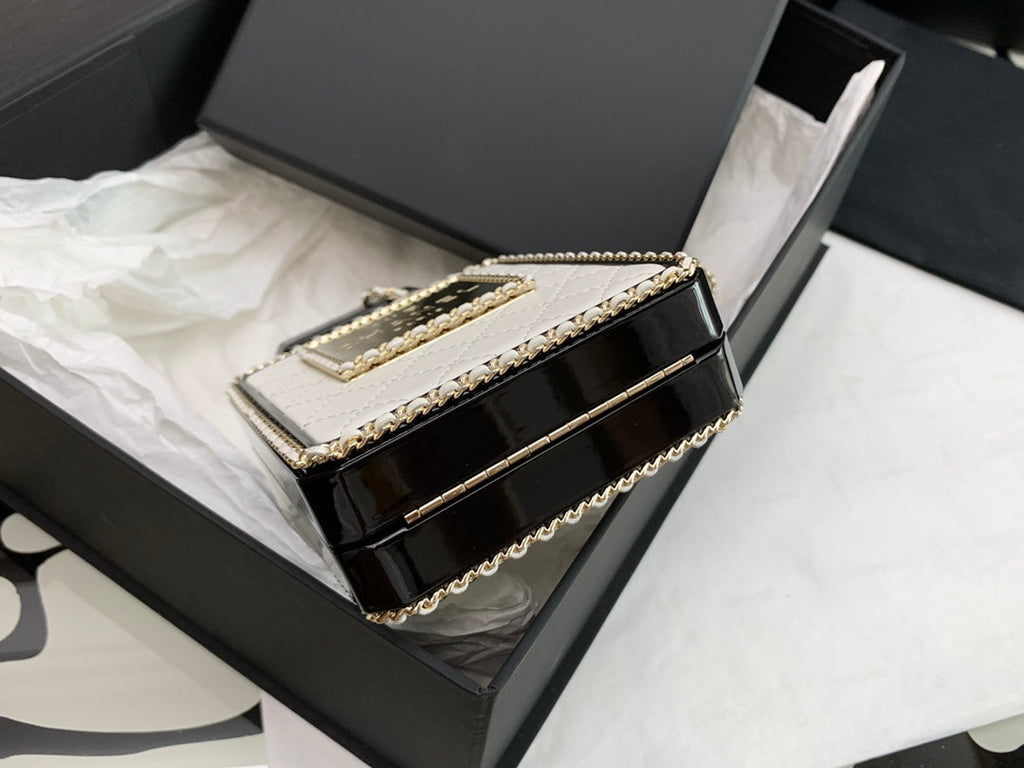 Chanel - Luxury Bag - CHL - 996