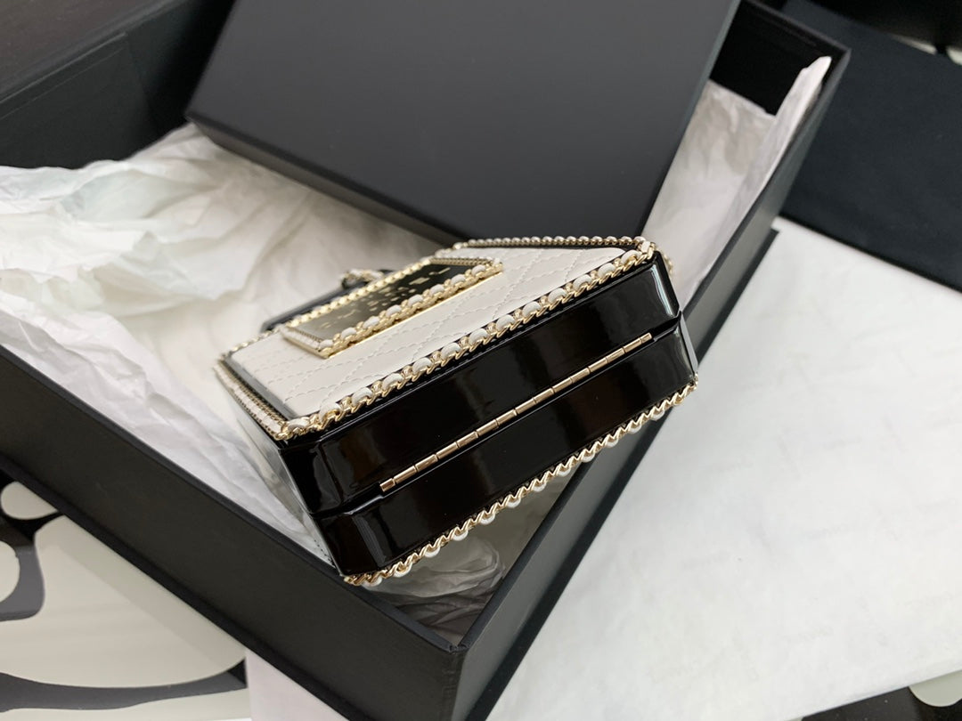 Chanel - Luxury Bag - CHL - 996