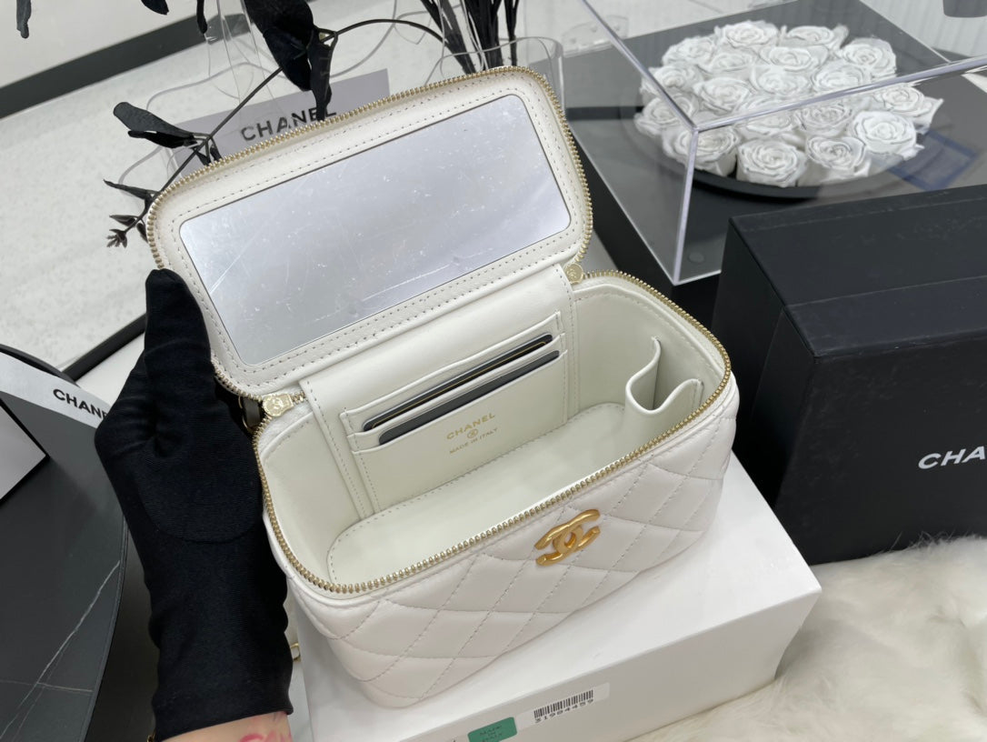 Chanel - Luxury Bag - CHL - 501