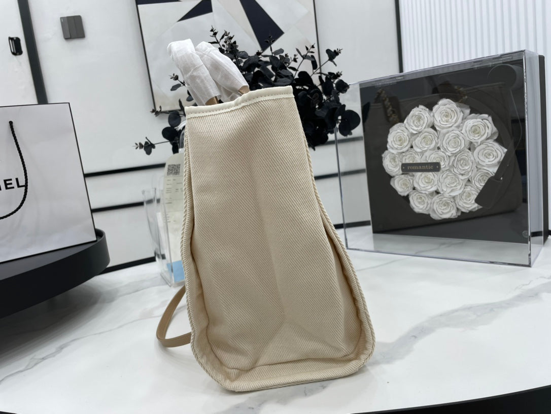 Chanel - Luxury Bag - CHL - 366