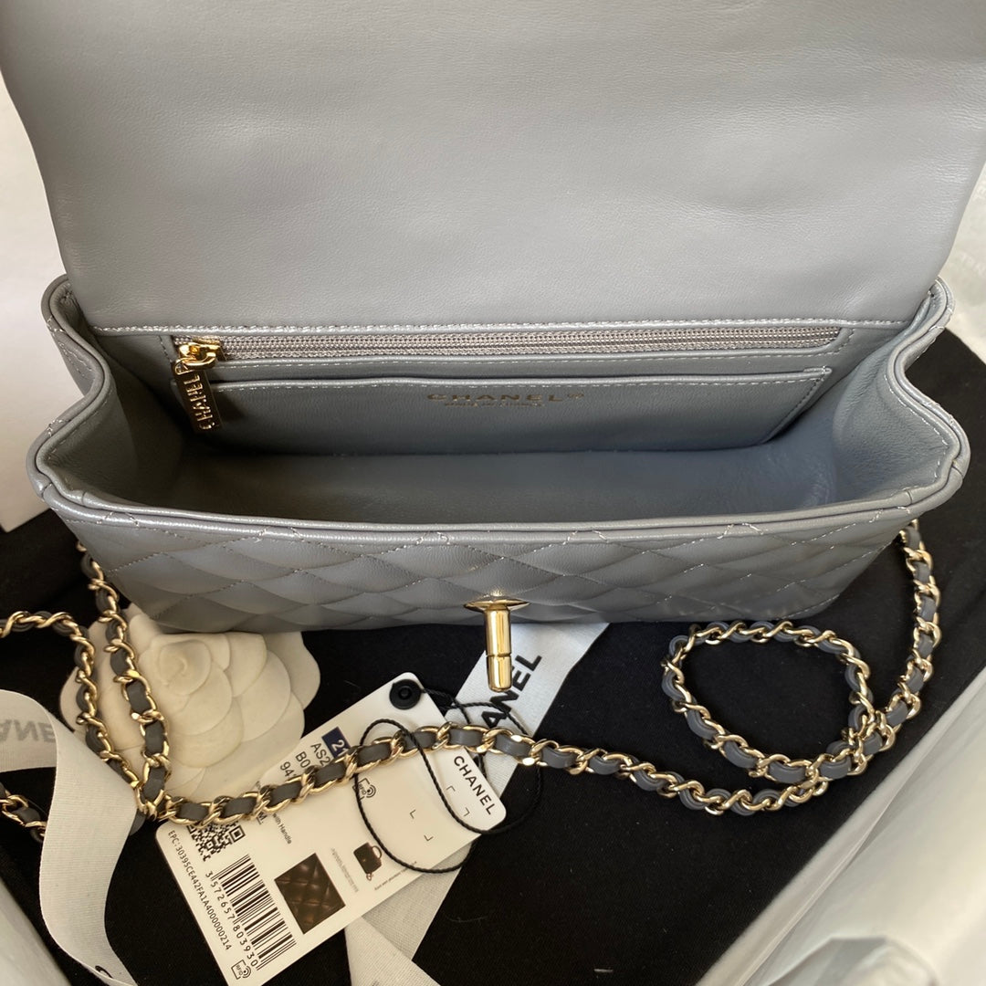 Chanel - Luxury Bag - CHL - 686