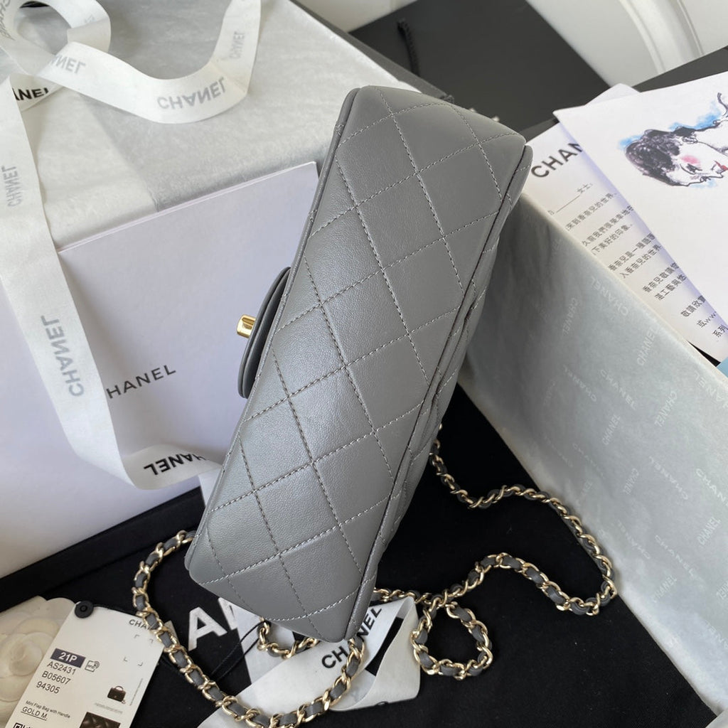 Chanel - Luxury Bag - CHL - 686