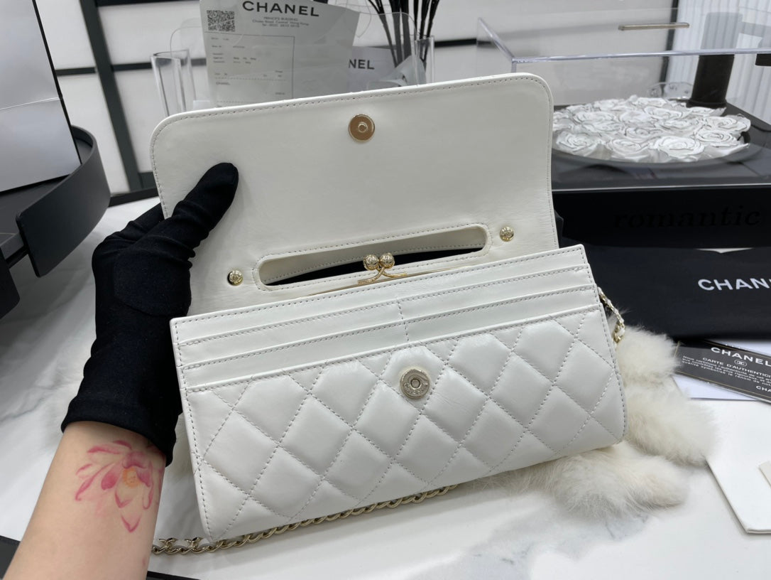 Chanel - Luxury Bag - CHL - 642