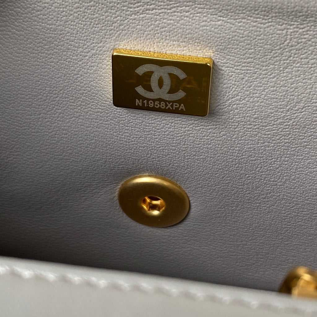 Chanel - Luxury Bag - CHL - 693