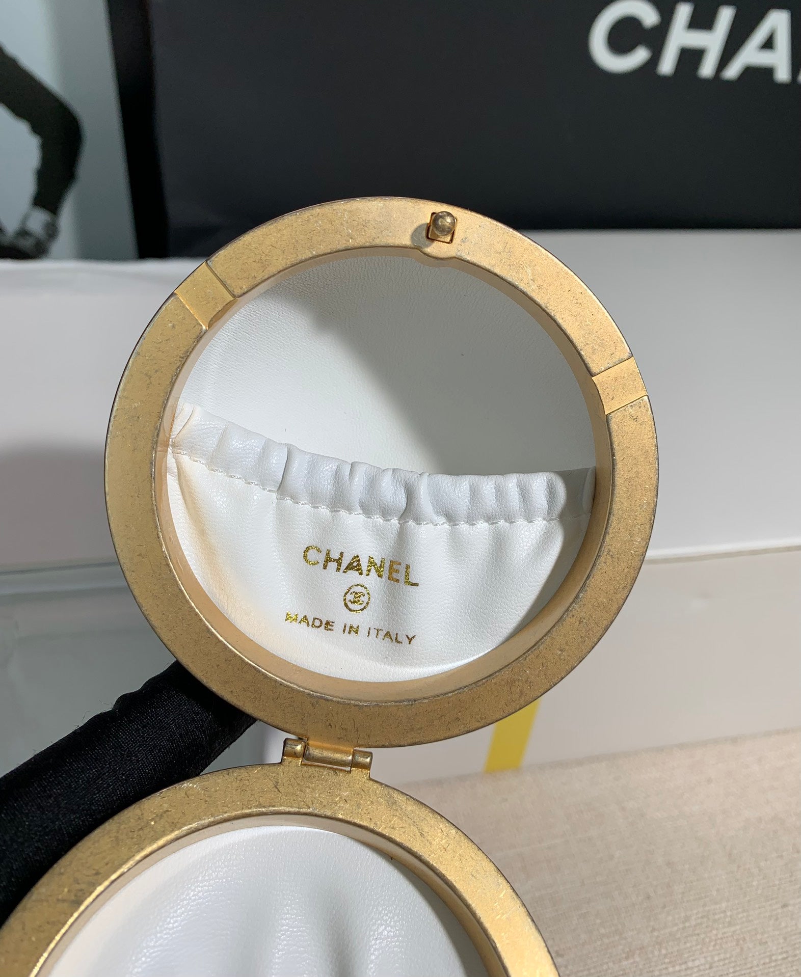 Chanel - Luxury Bag - CHL - 634