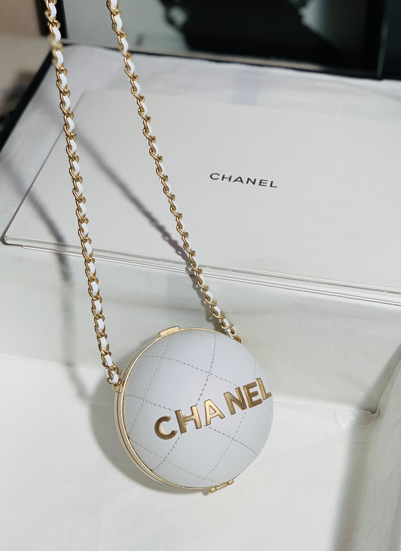 Chanel - Luxury Bag - CHL - 634