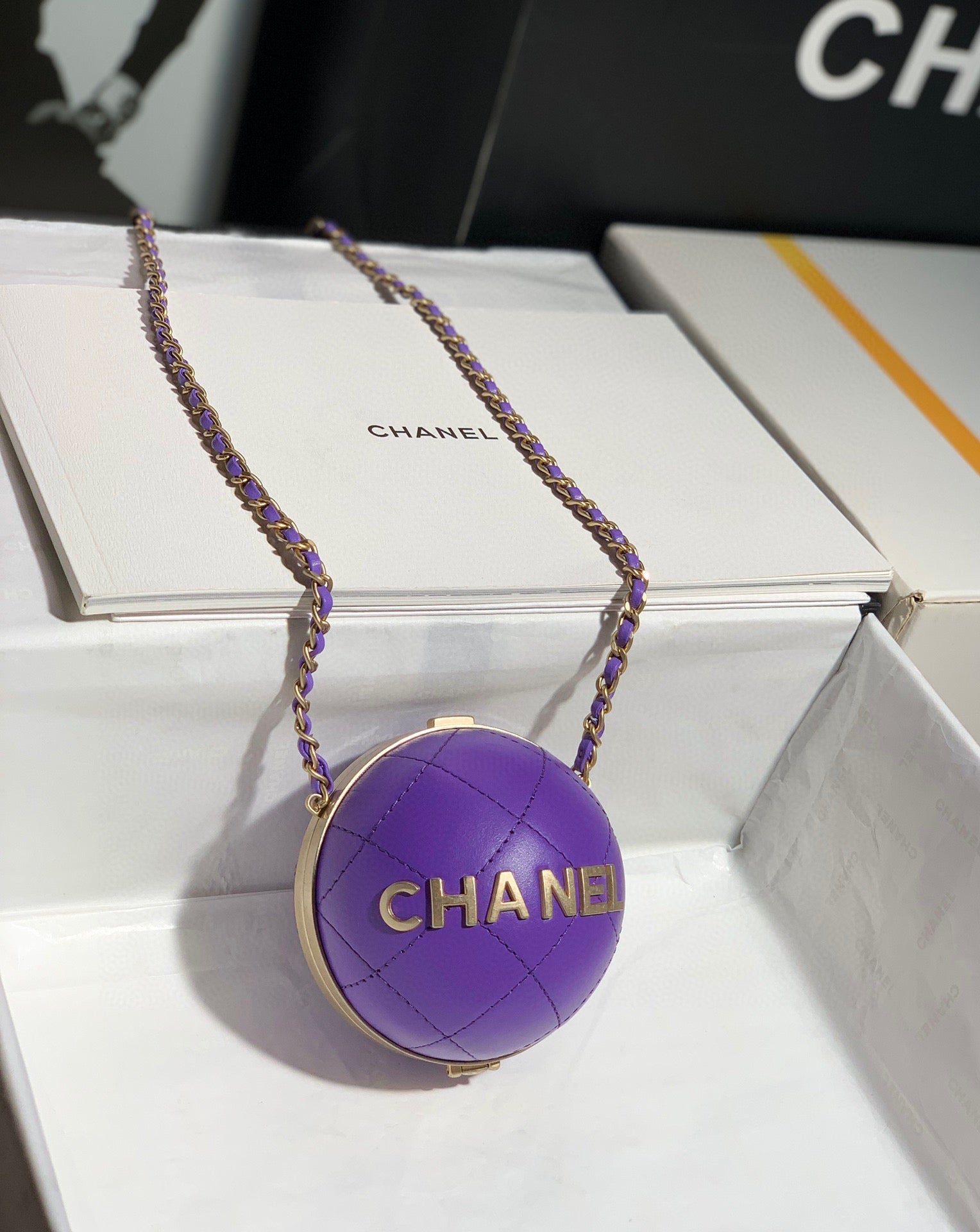 Chanel - Luxury Bag - CHL - 635