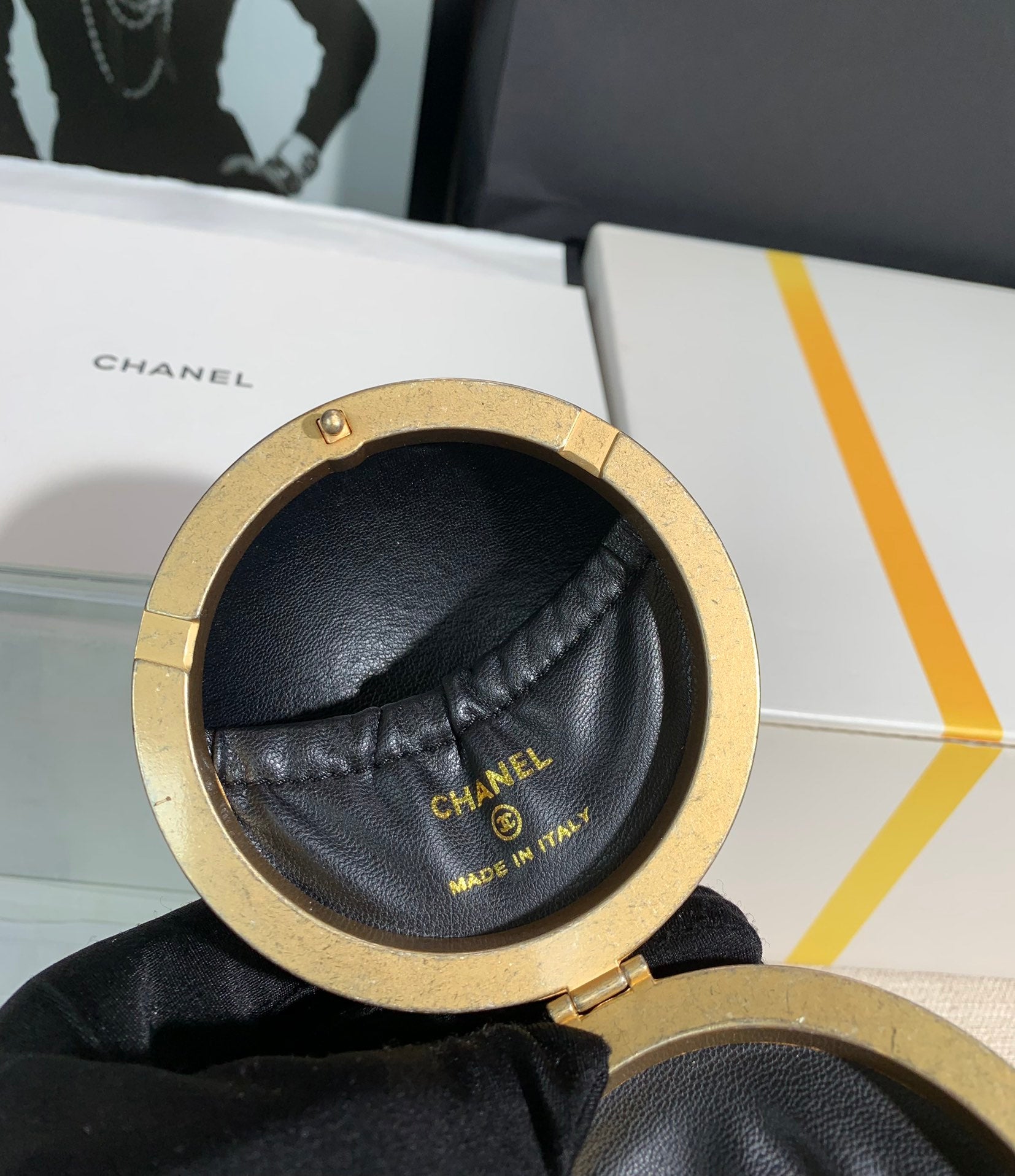 Chanel - Luxury Bag - CHL - 636