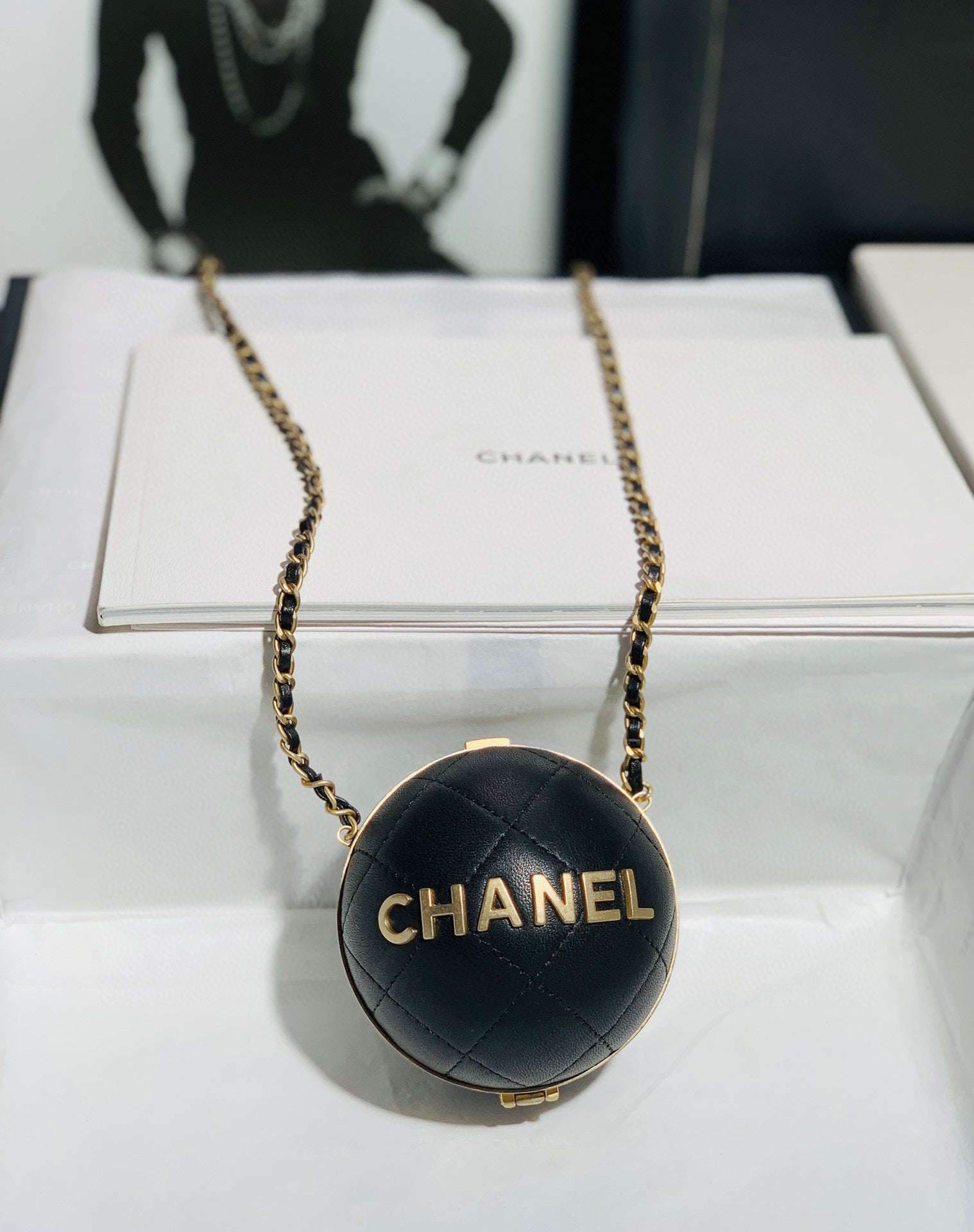 Chanel - Luxury Bag - CHL - 636