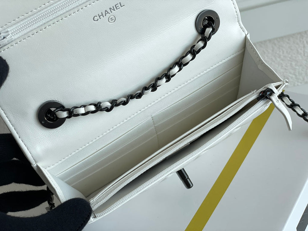 Chanel - Luxury Bag - CHL - 609