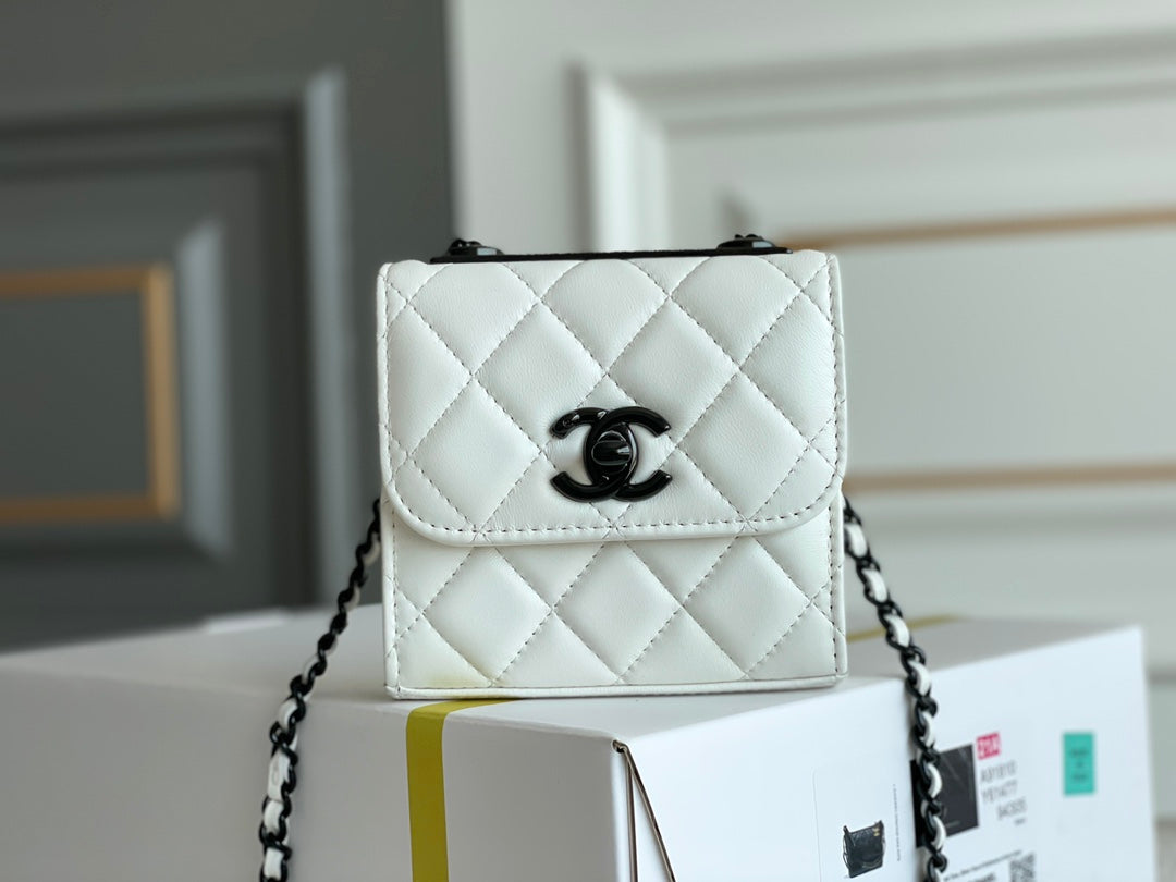 Chanel - Luxury Bag - CHL - 592