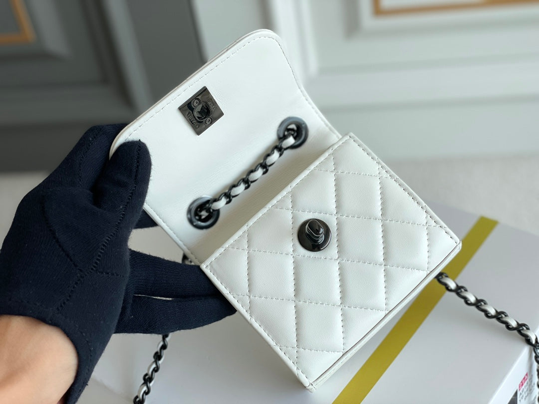 Chanel - Luxury Bag - CHL - 592