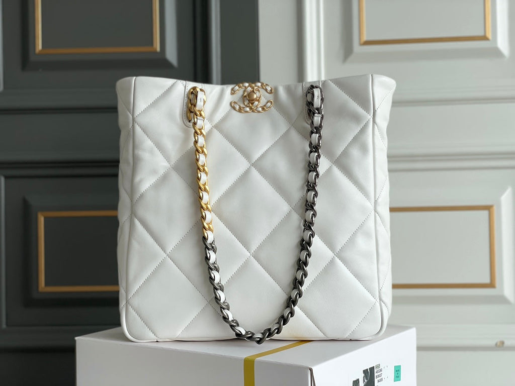 Chanel - Luxury Bag - CHL - 595