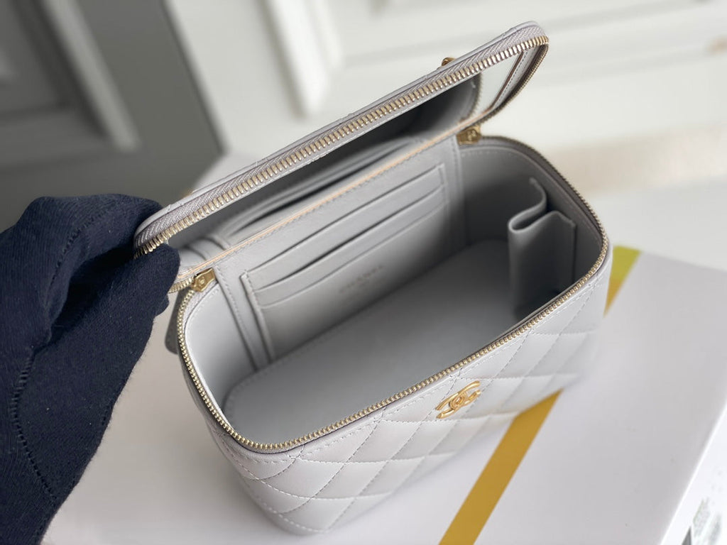 Chanel - Luxury Bag - CHL - 600