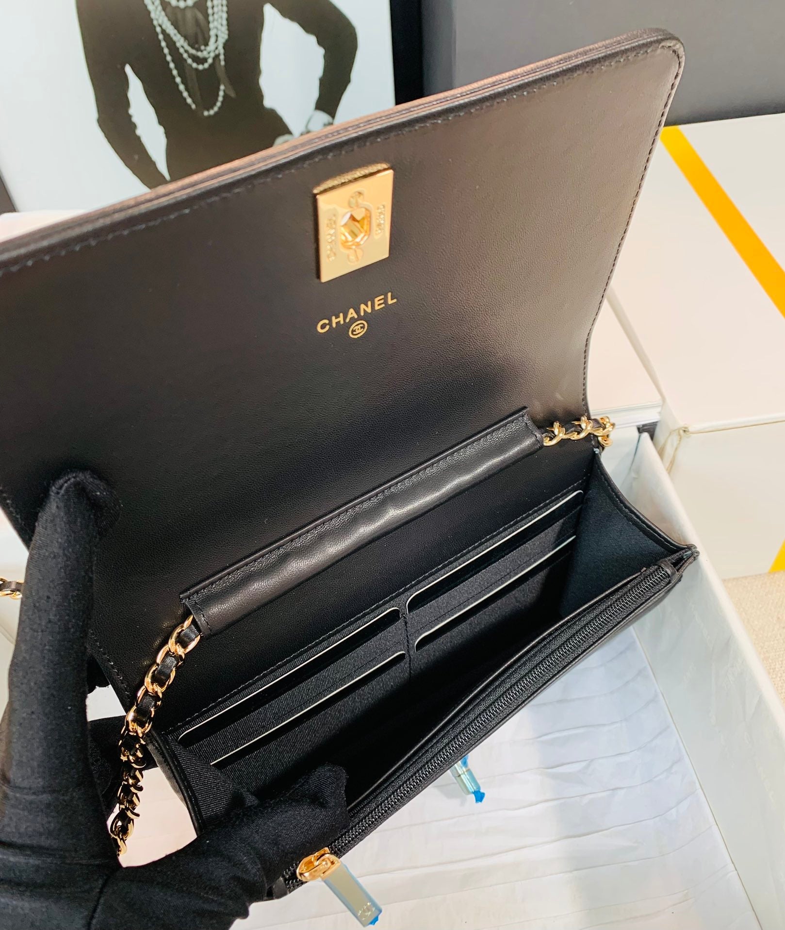 Chanel - Luxury Bag - CHL - 638