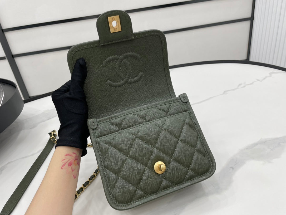 Chanel - Luxury Bag - CHL - 661