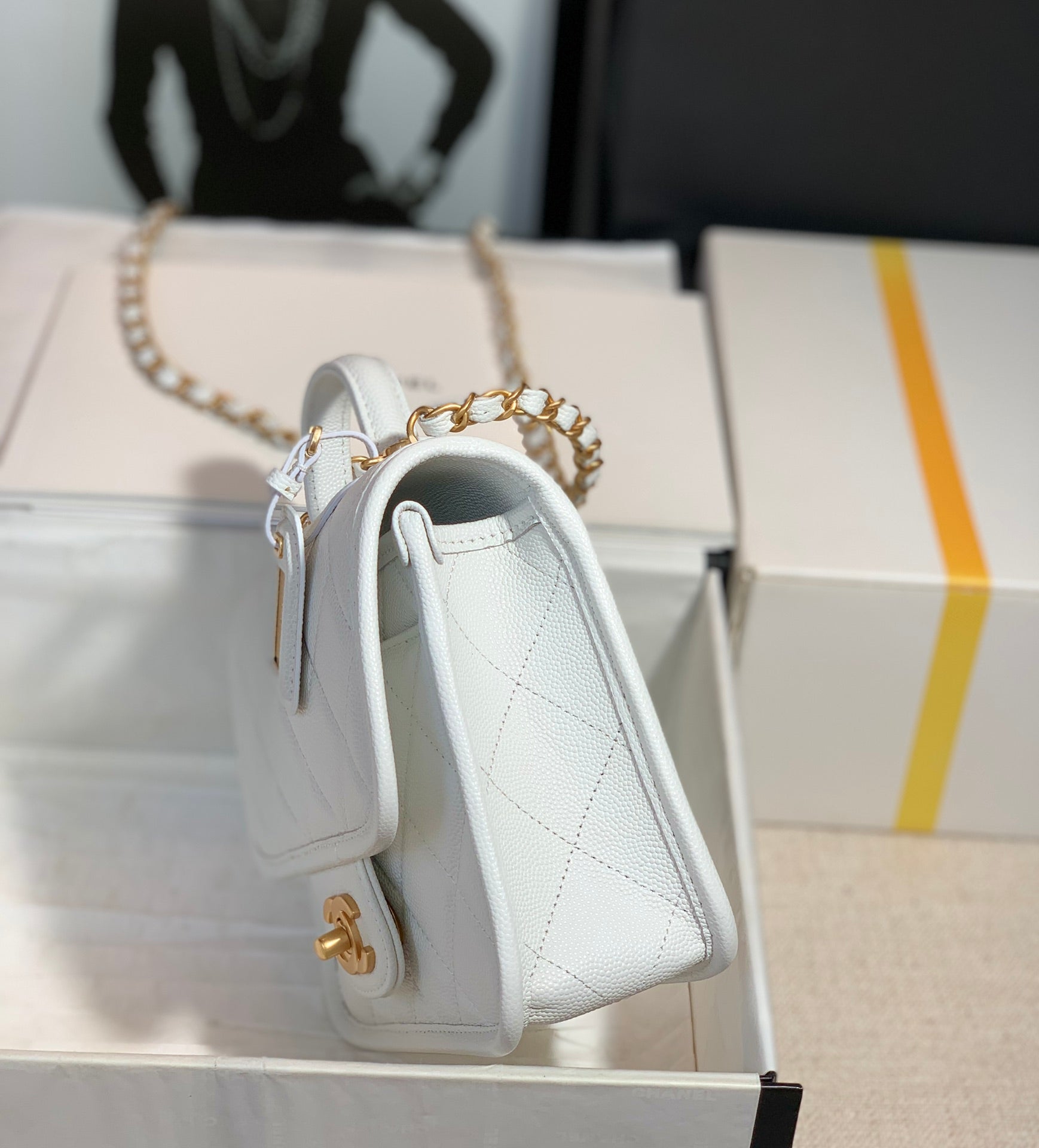 Chanel - Luxury Bag - CHL - 637