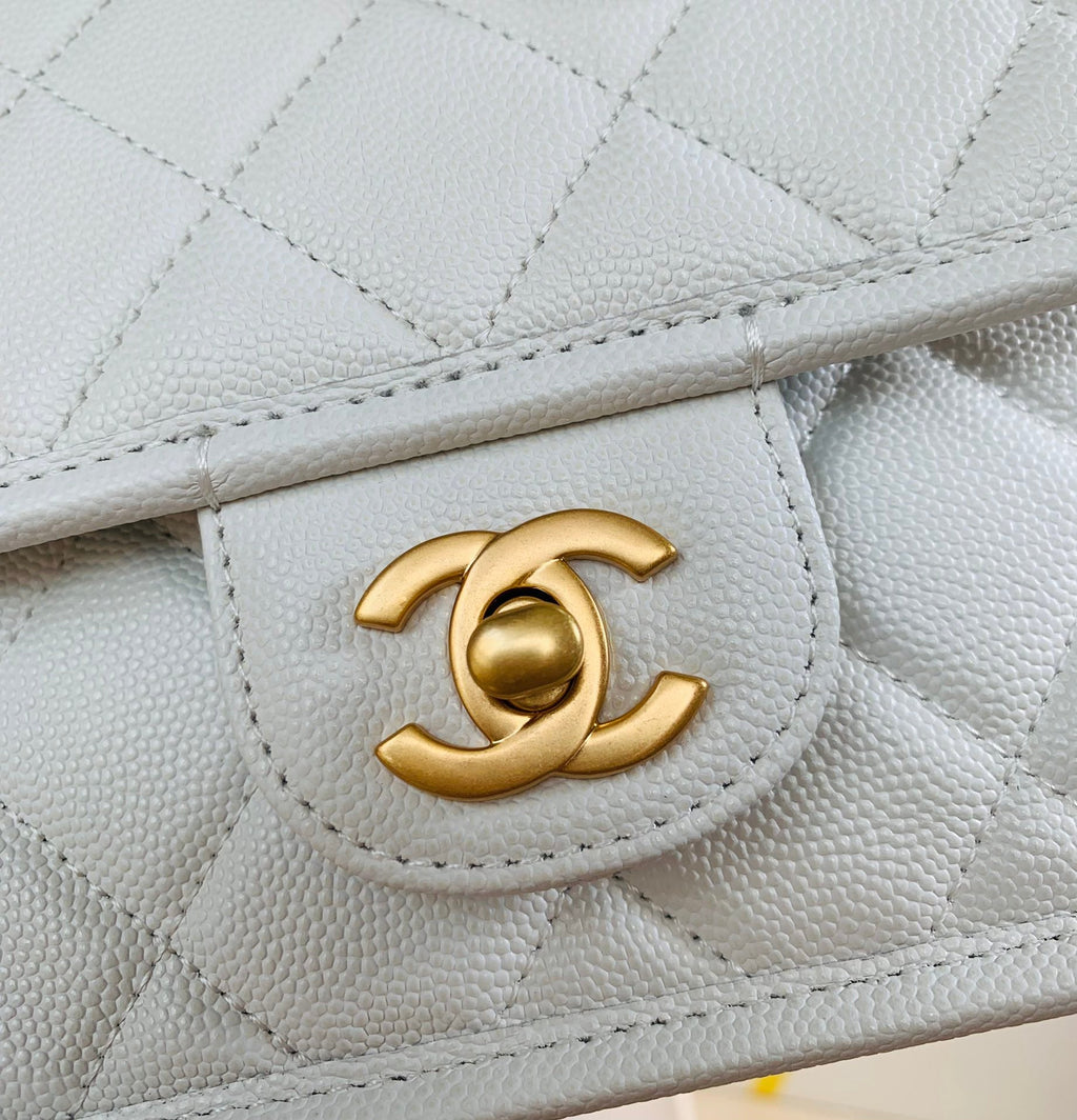 Chanel - Luxury Bag - CHL - 637