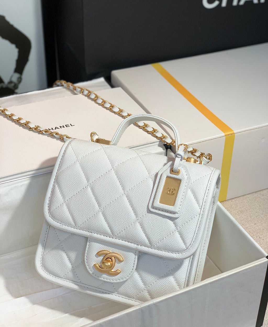 Chanel - Luxury Bag - CHL - 637