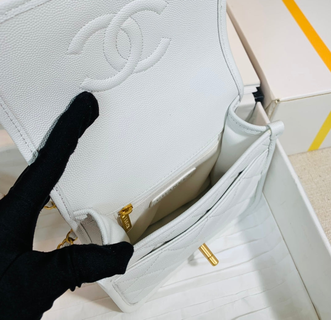 Chanel - Luxury Bag - CHL - 637