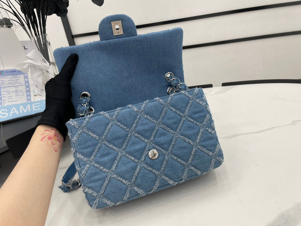 Chanel - Luxury Bag - CHL - 611