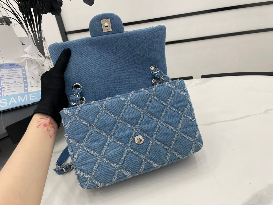Chanel - Luxury Bag - CHL - 611