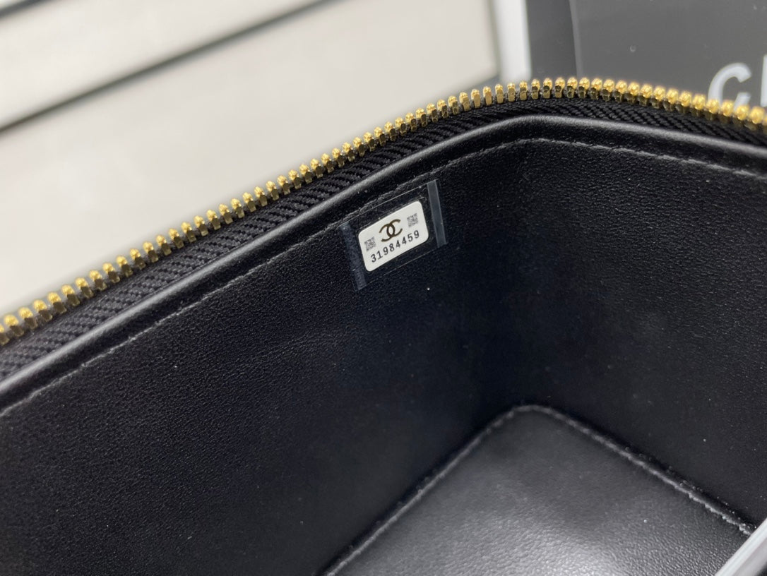 Chanel - Luxury Bag - CHL - 612