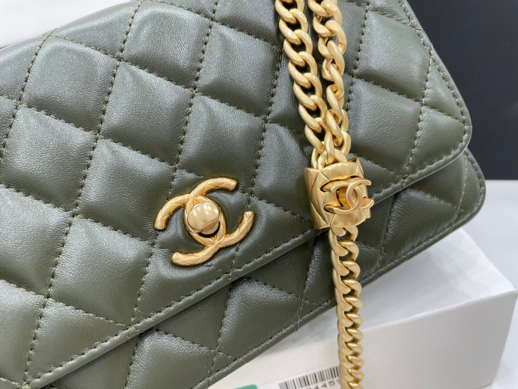 Chanel - Luxury Bag - CHL - 621
