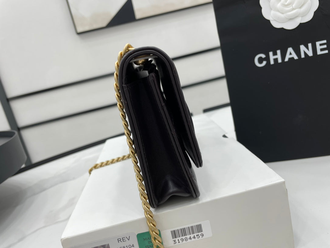 Chanel - Luxury Bag - CHL - 620